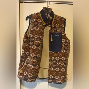 Patagonia Brown and Blue Patterned Vest women’s retro vest and wind proof